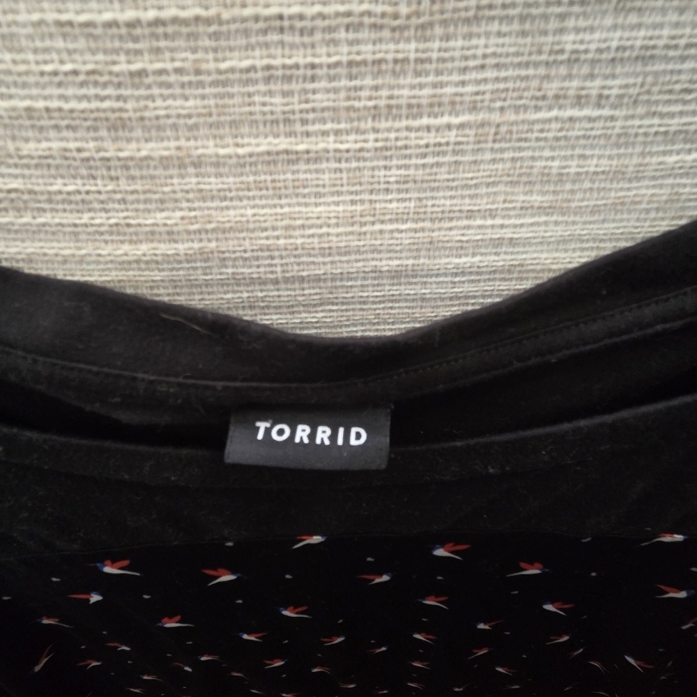Torrid comfy bird T shirt blouse size 2 - Picture 2 of 8